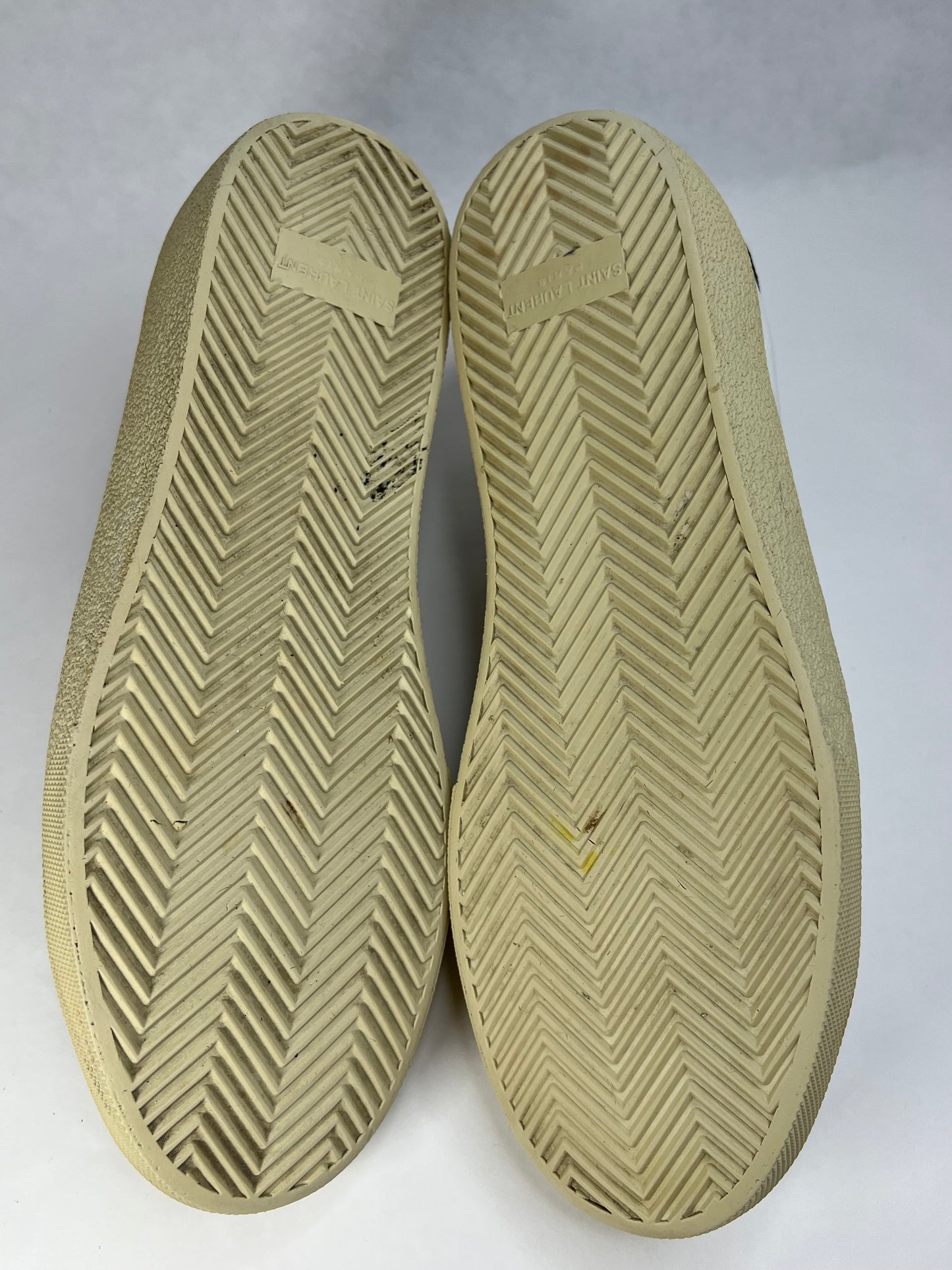 Saint Laurent Court Classic SL/06