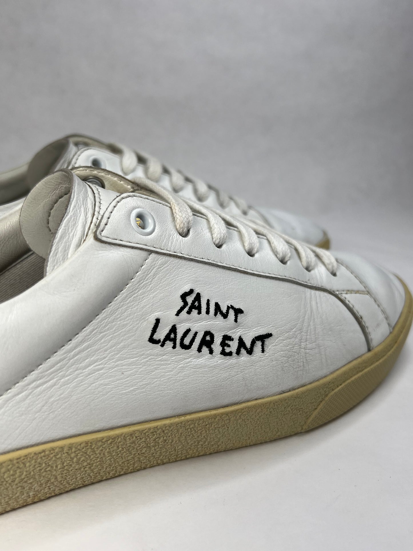 Saint Laurent Court Classic SL/06